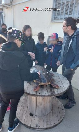 Capitaneria di Porto di Gallipoli: sono gli studenti a dare il benvenuto alla Settimana Blu - Corriere Salentino