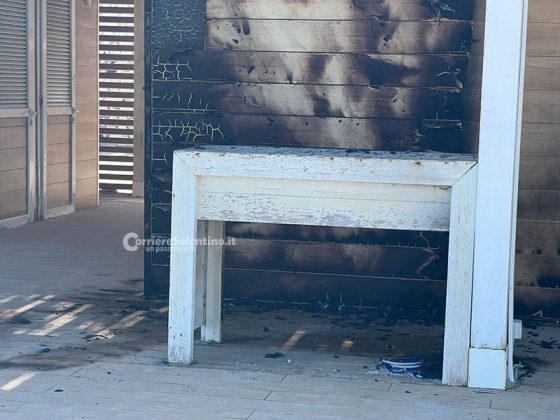 Piromani in azione, nel mirino finiscono uno stabilimento balneare e l’auto di un insegnante - Corriere Salentino