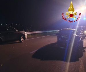 Incidente sulla statale, impatto tra due auto: tre feriti condotti in ospedale - Corriere Salentino