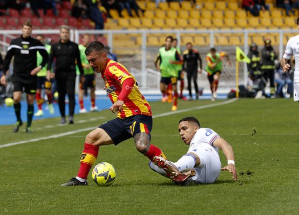Il Lecce non sa più vincere, contro la Samp è 1 a 1: non basta un primo tempo sontuoso per battere l’ultima in classifica - Corriere Salentino