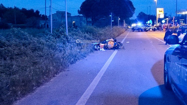 Dramma sulle strade del Salento: schianto tra auto e moto, muore centauro 21enne - Corriere Salentino