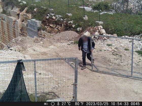 "Gestore ambientale" solo sulla carta: azienda edile scaricava rifiuti (anche pericolosi) nei campi. Denunce e sequestri - Corriere Salentino