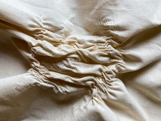 I tessuti ed i ricami simbolici di Sabrina Laiolo per Domus Artist Residency - Corriere Salentino