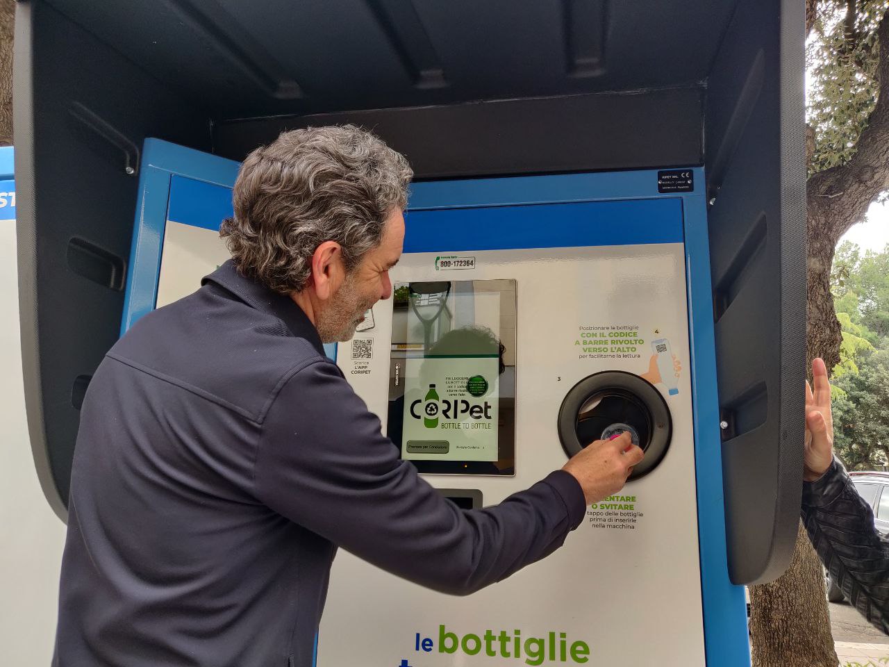 Erogatore Per Bibite Soda, Distributore Con Rubinetto Per Bottiglie Di Plastica – Antigoccia, Base Antiscivolo, Ideale Per Feste E Eventi (Rosso)