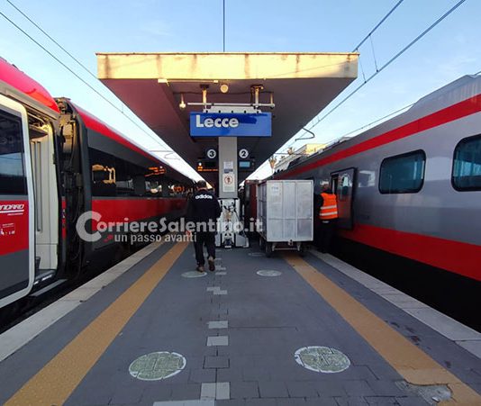 Treni cancellati da Lecce, centinaia di salentini bloccati: il ritorno al Nord si trasforma in un’odissea
