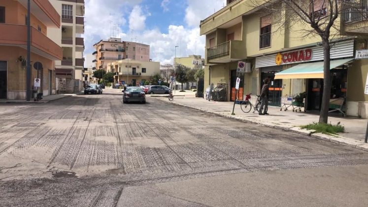 Programma Strada per Strada: partiti i lavori di rifacimento strade dal quartiere San Pio - Corriere Salentino