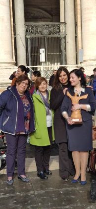 Alunni istituto comprensivo incontrano il Papa e donano "San Giuseppe da Copertino" - Corriere Salentino