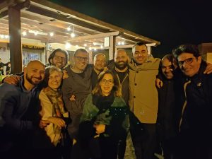 Veglie, vittoria del centrosinistra. Mariarosaria De Bartolomeo è sindaca (nella sua squadra anche Pd ed M5S). A Vernole eletto Mauro De Carlo. Delli Noci esulta - Corriere Salentino