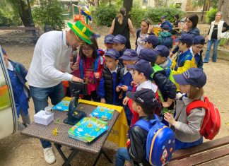 È partito il Bee&bee tour, una roulotte per conoscere il mondo delle api