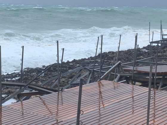 Danni da maltempo anche a Santa Maria di Leuca: semidistrutto un lido, affondata una barca a vela - Corriere Salentino