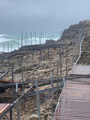 Danni da maltempo anche a Santa Maria di Leuca: semidistrutto un lido, affondata una barca a vela - Corriere Salentino
