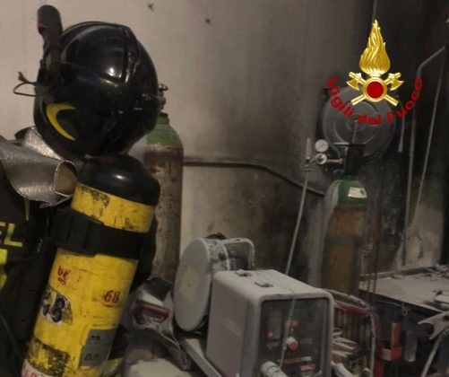 Divampa l'incendio nella zona industriale: danni nel reparto attrezzature di un'azienda - Corriere Salentino