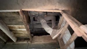 Nel bunker sotterraneo una serra per coltivare marijuana: l'accesso nel pianale di un furgone. Due arresti - Corriere Salentino