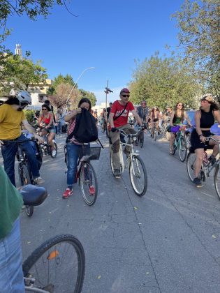 La Ciemmona a Lecce, biciclette di tutto il mondo per le strade del capoluogo salentino - Corriere Salentino