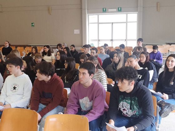 "Ramondo lo scudiero" nell’Auditorium del Liceo Fermi Monticelli Europan High School di Brindisi - Corriere Salentino