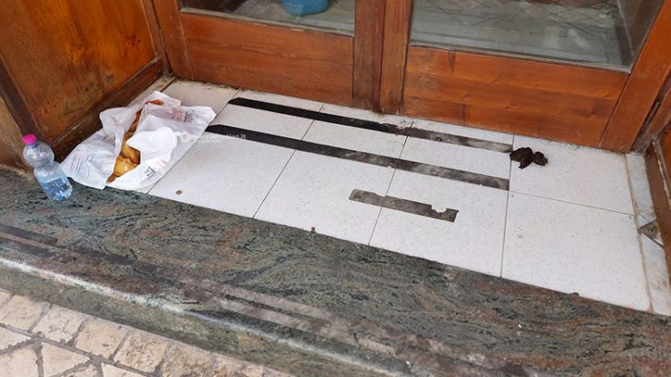 Risse continue con cocci e catene, spaccio e bivacco. "Il Bronx è qui: abbiamo paura ad uscire di casa" - Corriere Salentino