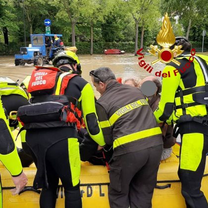 Alluvione in Emilia Romagna, tra i soccorritori anche una squadra dei vigili del fuoco di Lecce - Corriere Salentino