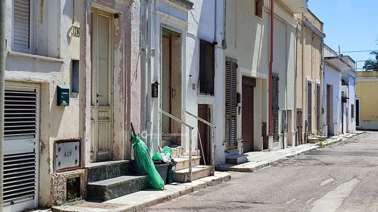 Boato all'alba nel centro abitato: ordigno esplode davanti all'abitazione di un 25enne - Corriere Salentino