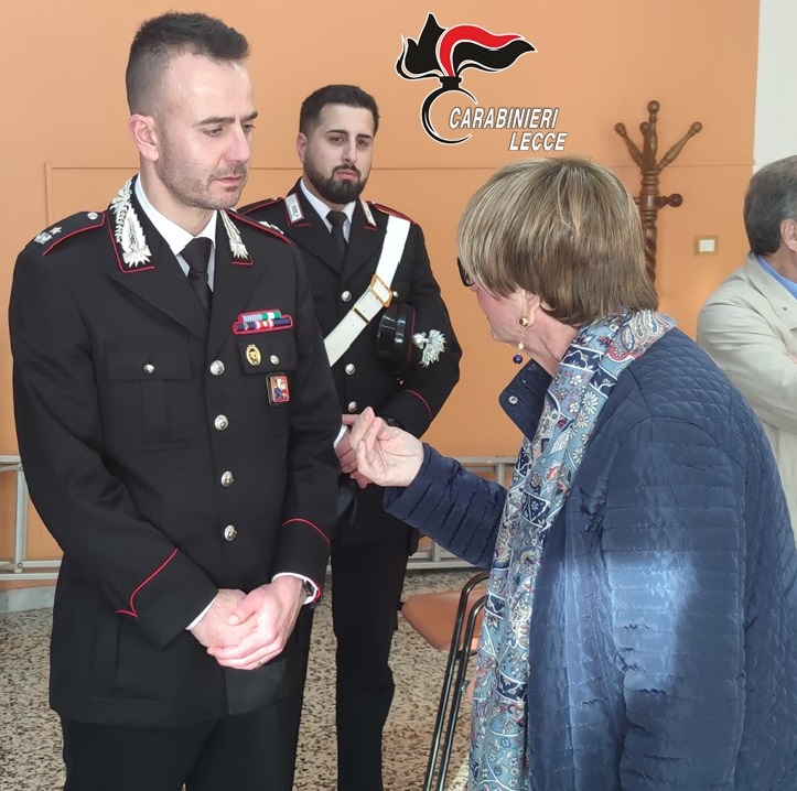 "False cauzioni e finti tecnici del gas, occhio alle truffe": i carabinieri tra gli anziani per non cadere nel tranello - Corriere Salentino