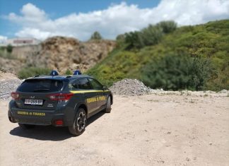 Trasforma una cava in un’enorme discarica abusiva: imprenditore edile nei guai, denuncia e sequestro