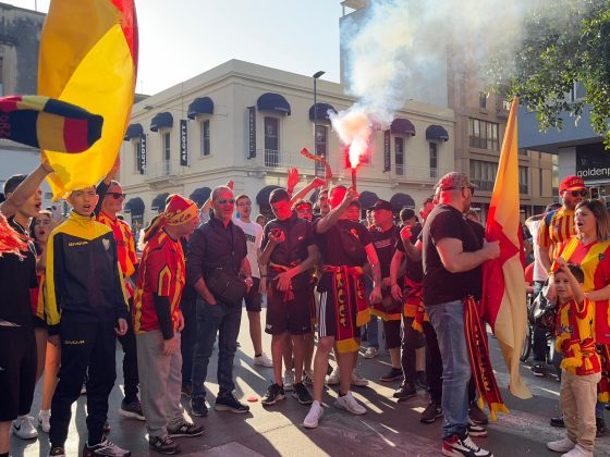 Il centro cittadino di Lecce esplode di gioia per la salvezza dei giallorossi - Corriere Salentino