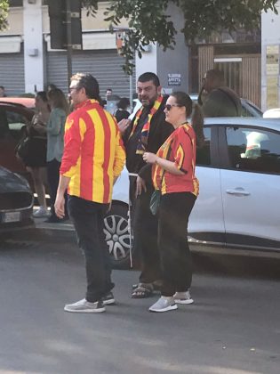 Il centro cittadino di Lecce esplode di gioia per la salvezza dei giallorossi - Corriere Salentino