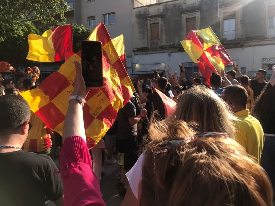 Il centro cittadino di Lecce esplode di gioia per la salvezza dei giallorossi - Corriere Salentino