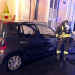 Notte rovente nel Nord Salento: bruciano due auto, una era rubata. Indagini in corso - Corriere Salentino