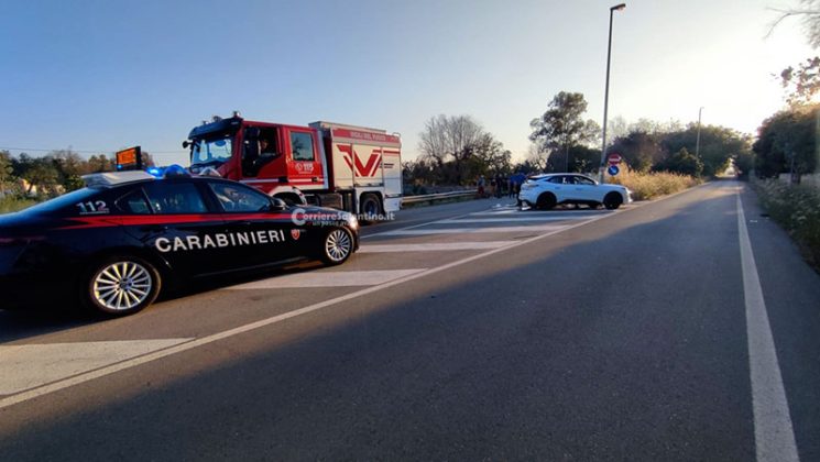 Drammatico schianto tra auto e moto sulla via per il mare: grave un centauro - Corriere Salentino