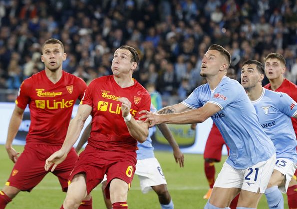 Due gol di Oudin non bastano per l’impresa, la Lazio pareggia in extremis: 2 a 2 - Corriere Salentino