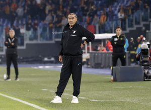 Baroni e l’invenzione di Oudin: “Noi stiamo lavorando per salvarci. La sostituzioni? Le avevano chieste”. Sarri sul Lecce: “Ha dei meriti, per questo è quasi salvo. - Corriere Salentino