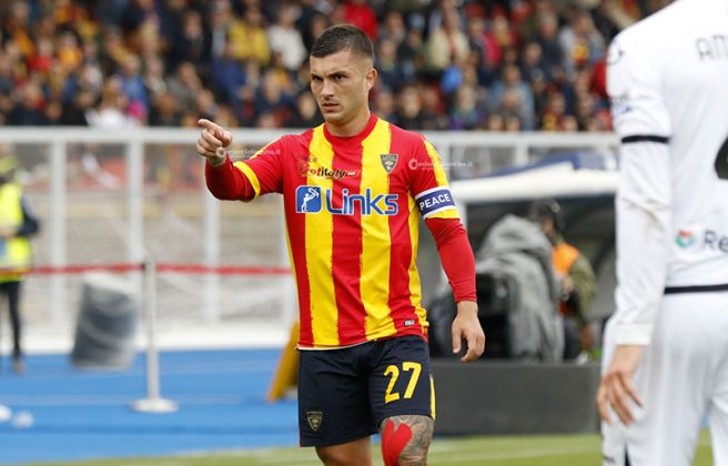 Il Lecce spreca l’occasione di chiudere i conti, contro lo Spezia finisce 0 a 0. Ancora contestazioni per Corvino: “Vattene da Lecce" - Corriere Salentino