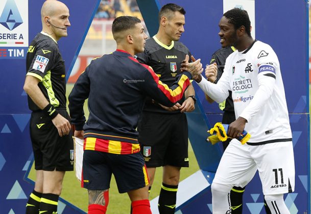 Il Lecce spreca l’occasione di chiudere i conti, contro lo Spezia finisce 0 a 0. Ancora contestazioni per Corvino: “Vattene da Lecce" - Corriere Salentino