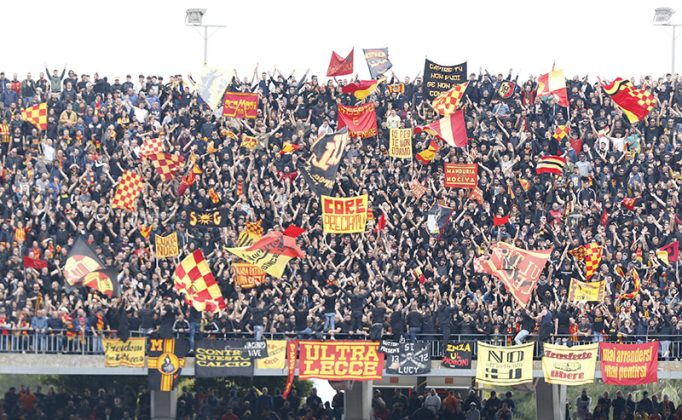 Il Lecce spreca l’occasione di chiudere i conti, contro lo Spezia finisce 0 a 0. Ancora contestazioni per Corvino: “Vattene da Lecce" - Corriere Salentino