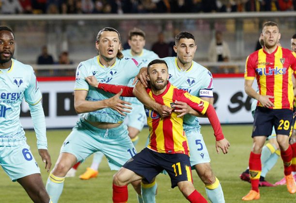 Il Lecce perde lo scontro salvezza per 1 a 0 contro il Verona, ma resta a +4 sulla zona rossa - Corriere Salentino