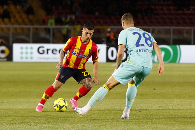 Il Lecce perde lo scontro salvezza per 1 a 0 contro il Verona, ma resta a +4 sulla zona rossa - Corriere Salentino