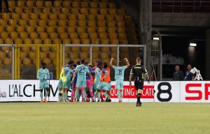 Il Lecce perde lo scontro salvezza per 1 a 0 contro il Verona, ma resta a +4 sulla zona rossa - Corriere Salentino