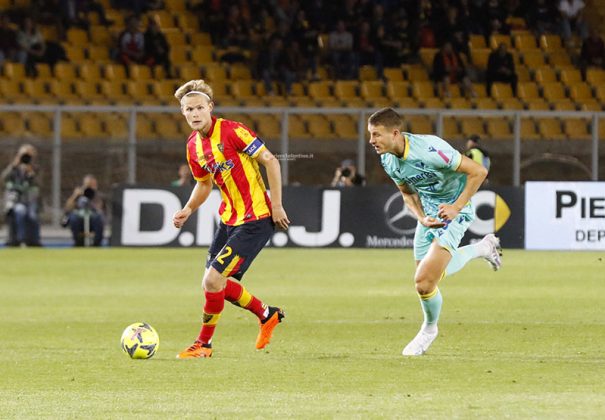 Il Lecce perde lo scontro salvezza per 1 a 0 contro il Verona, ma resta a +4 sulla zona rossa - Corriere Salentino