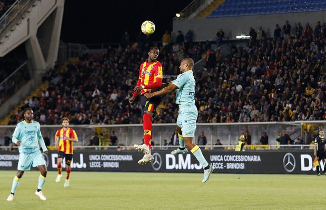 Il Lecce perde lo scontro salvezza per 1 a 0 contro il Verona, ma resta a +4 sulla zona rossa - Corriere Salentino