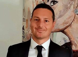 Trova per strada quattro assegni circolari da 110mila euro: recuperati e portati in caserma