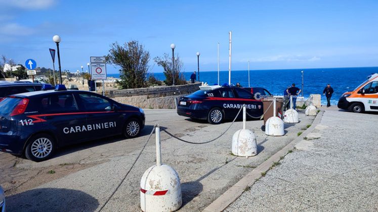 Cade e batte la testa: muore turista in vacanza nel Salento - Corriere Salentino