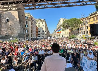 M5S riparte dalla piazza, tanti salentini al corteo contro la precarietà. I big prendono tempo sulle alleanze per Lecce: a metà luglio il gruppo territoriale