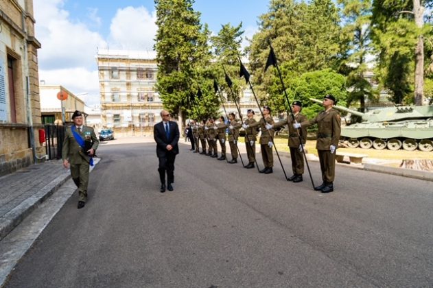 Festa della Repubblica, le celebrazioni istituzionali con la Scuola di Cavalleria. L’atrio di Palazzo Adorno sarà illuminato con i colori della bandiera - Corriere Salentino
