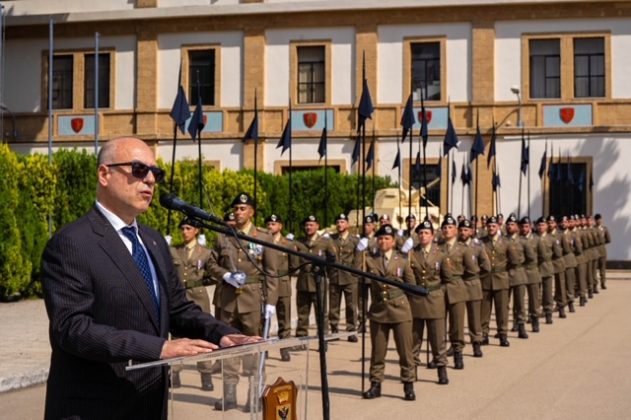 Festa della Repubblica, le celebrazioni istituzionali con la Scuola di Cavalleria. L’atrio di Palazzo Adorno sarà illuminato con i colori della bandiera - Corriere Salentino
