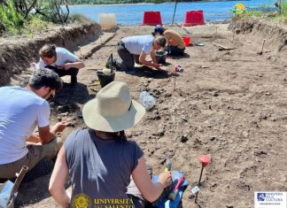 Riaperti gli scavi nella necropoli di Torre Guaceto: si superano le 50 tombe