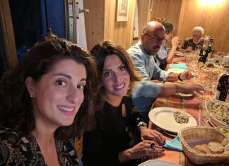 Maria Giovanna Verdesca: Maestra nelle Composizioni Floreali, Figlia d’Arte con Papà di Copertino e con il Salento nel Cuore