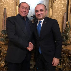 Morte di Berlusconi: il cordoglio della politica pugliese, le parole dei salentini protagonisti della stagione berlusconiana e lo sdoganamento della destra al potere - Corriere Salentino