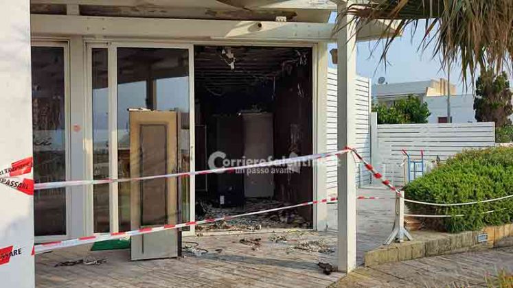 Altra notte, altro incendio: alle fiamme un lounge bar nel Capo di Leuca - Corriere Salentino