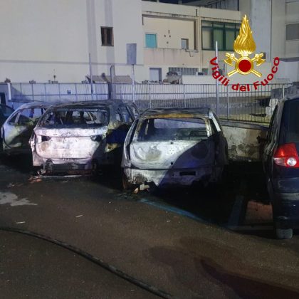 Notte di fuoco a Otranto, quattro auto distrutte da un incendio - Corriere Salentino