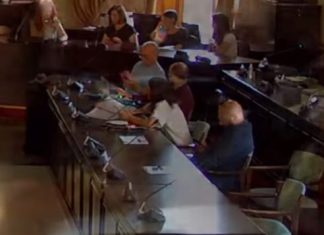 Disabilità, polemiche su fondi e accessibilità. Bacchettata della ex garante di Lecce: “Non sono stata coinvolta in nessuna decisione. Teatro, spot sulla scalinata”. Miglietta: “Fruizione garantita”